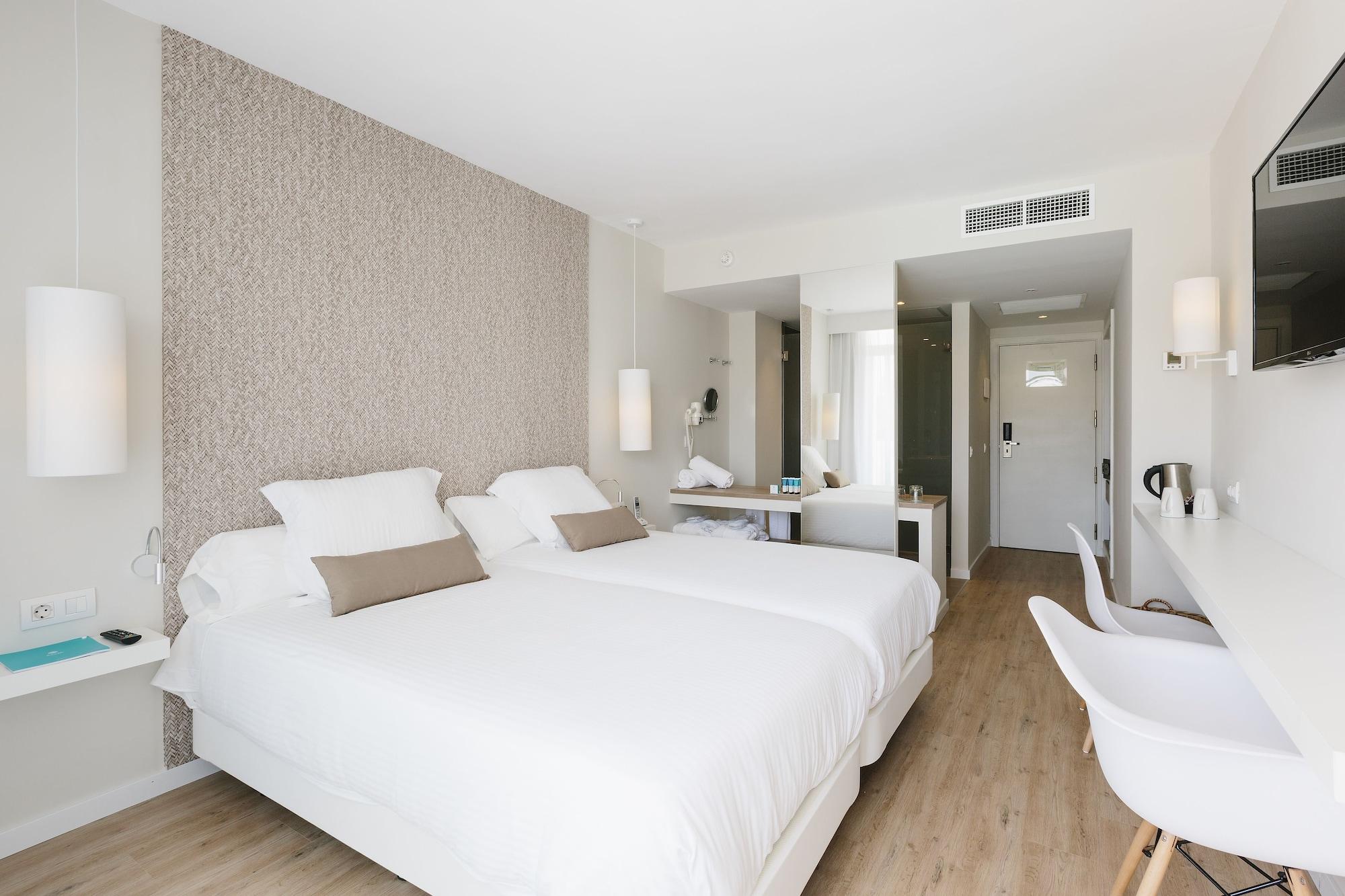 Aluasoul Ibiza - Adults Only Hotel Es Cana Екстериор снимка