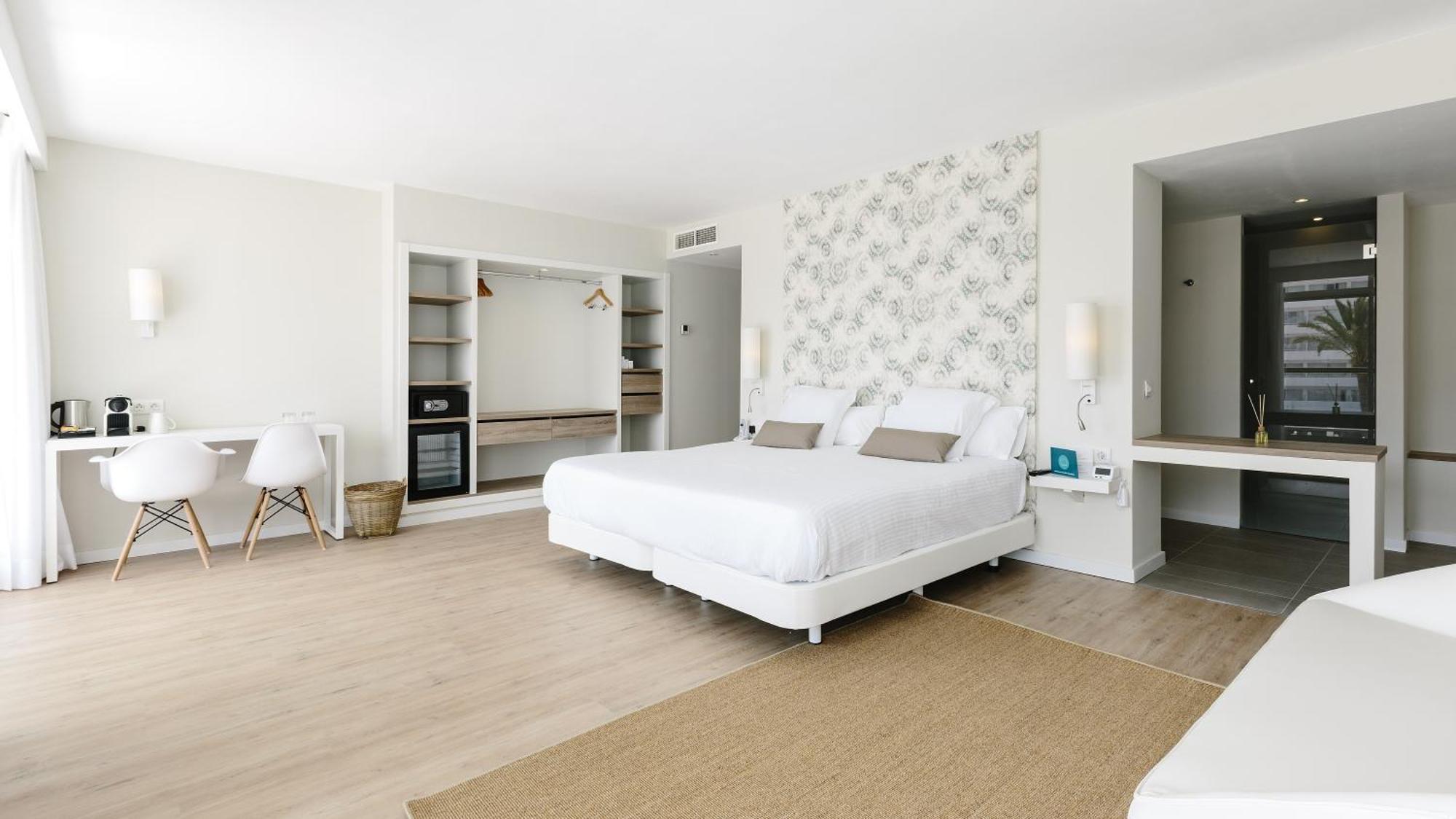 Aluasoul Ibiza - Adults Only Hotel Es Cana Екстериор снимка