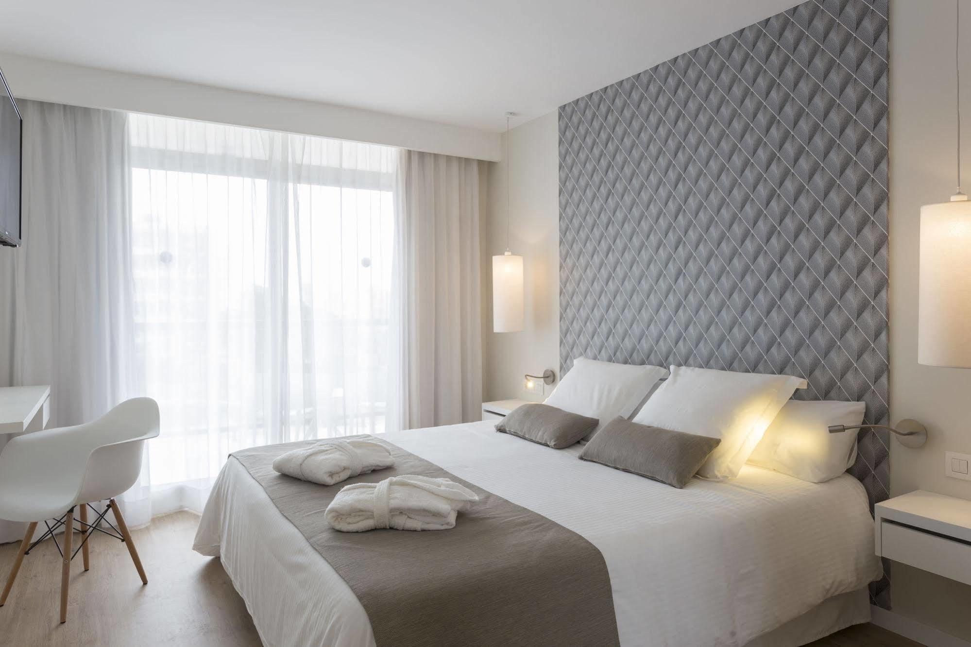 Aluasoul Ibiza - Adults Only Hotel Es Cana Екстериор снимка